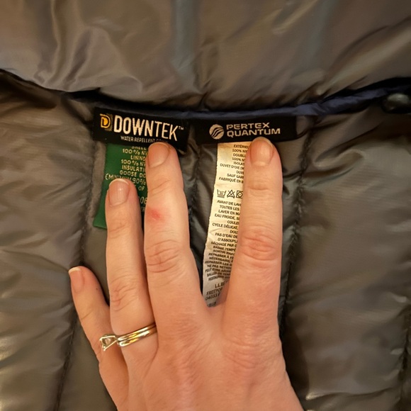 L.L.Bean Men’s Ultralight 850 Down Puffer Jacket NAVY BLUE Medium Downtek Pertex - Picture 8 of 11